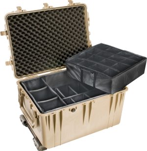 Pelican 1664 padded rolling military case